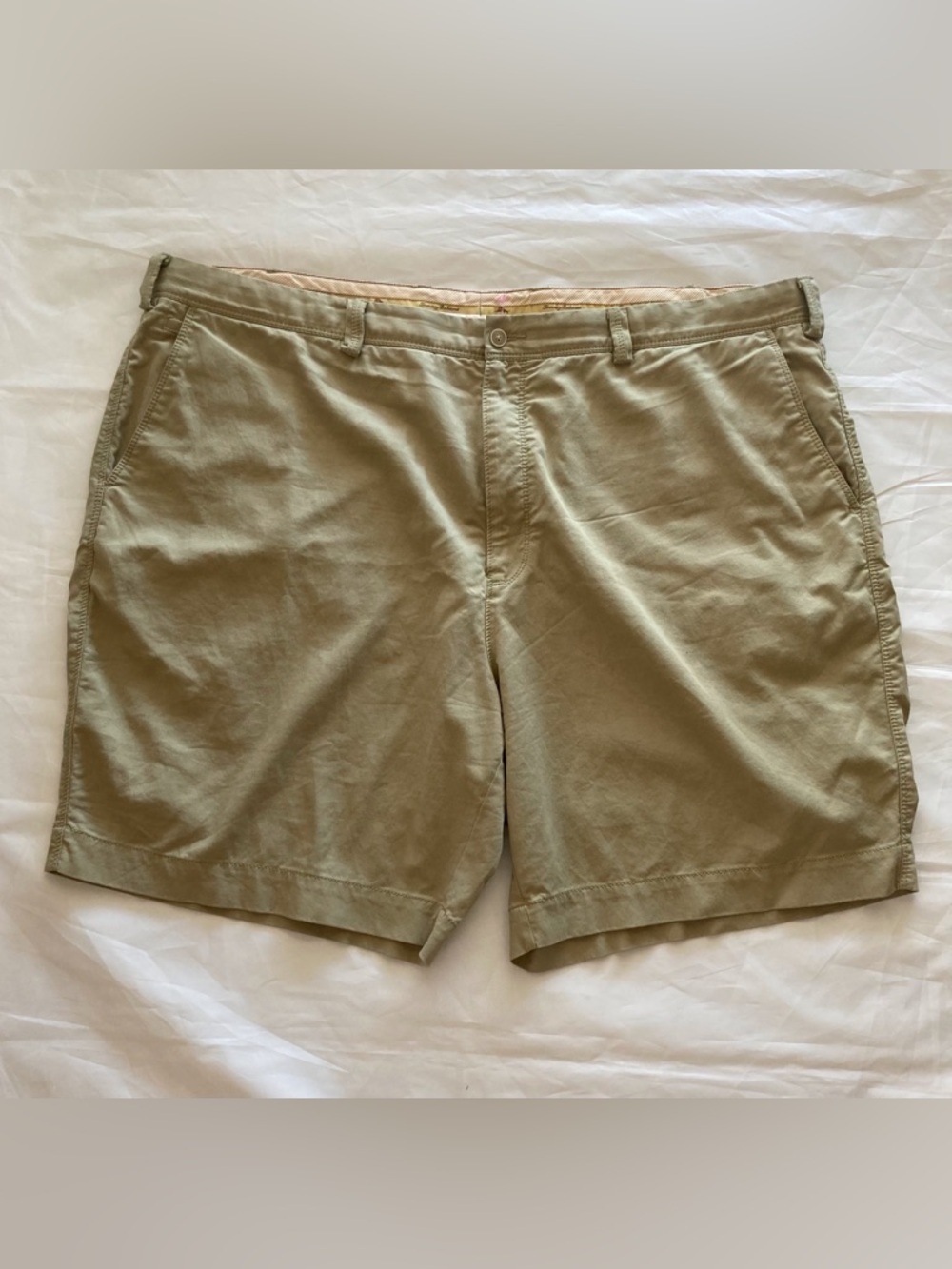 Tommy Bahama Offshore Chino Shorts 46 reg., Khaki Tan Stretch 9in.leg Flat Front